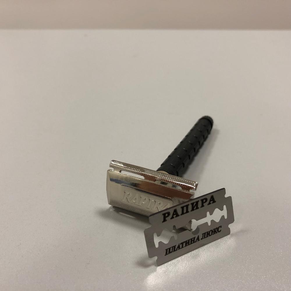 Disposable shaving single edge razor blades